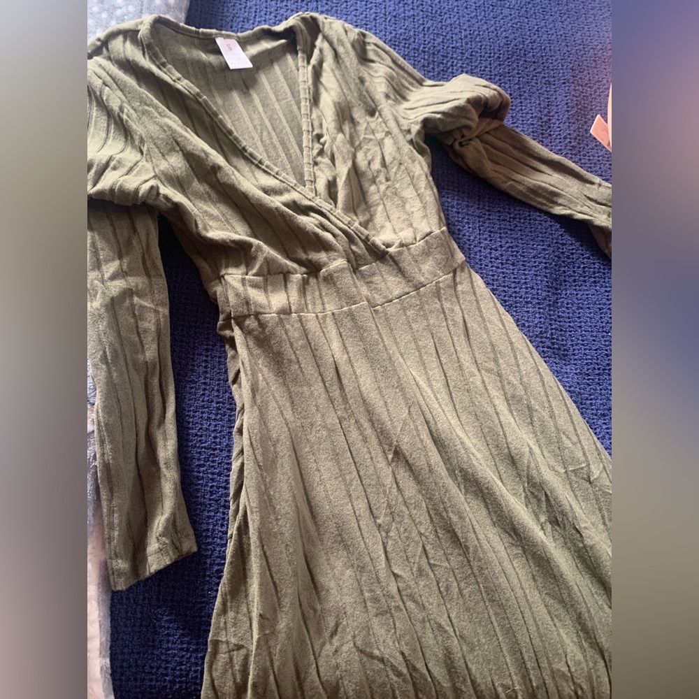 Elegant Olive Green Ribbed Dress